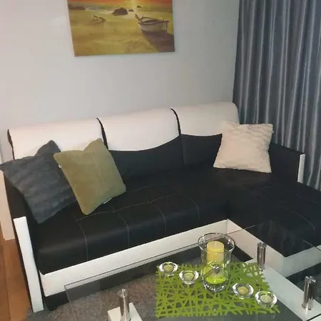 Apartament Lola Leba